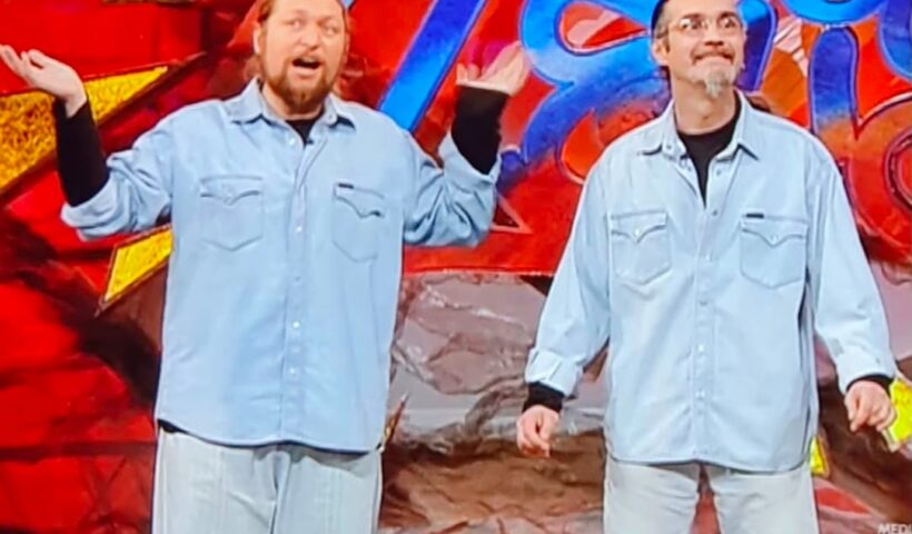 Il duo comico I Mammuth (Diego Casale e Fabio Rossini) sorridenti sul palco ai tempi di Zelig