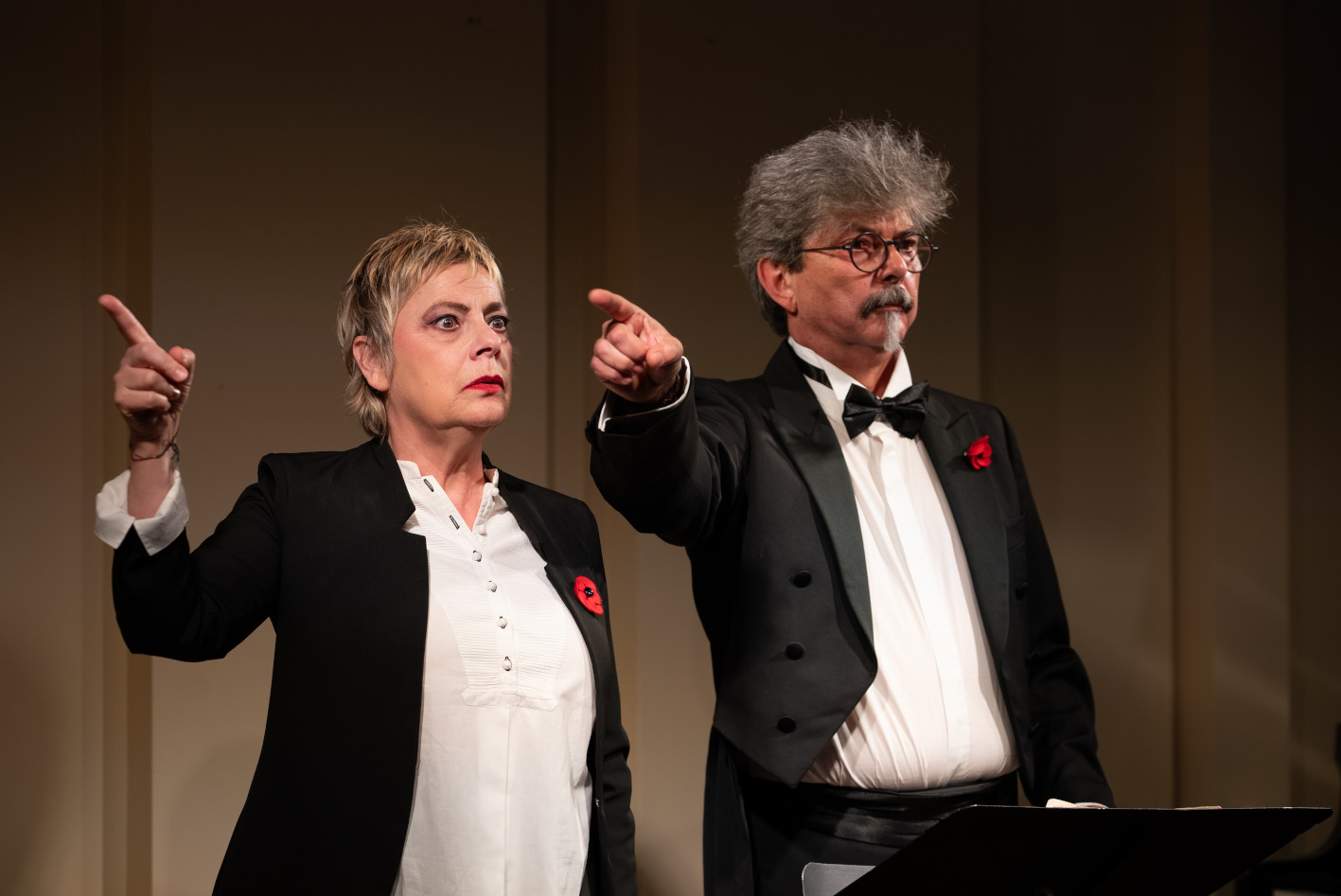 Maria Cassi e Leonardo Brizzi sul palco per i 40 anni del duo Aringa e Verdurini.