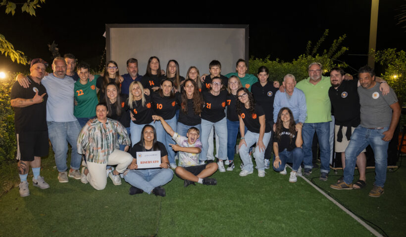 a dirigenza, lo staff e la squadra del Pistoia Women C5 durante la presentazione alla Fortezza 59.